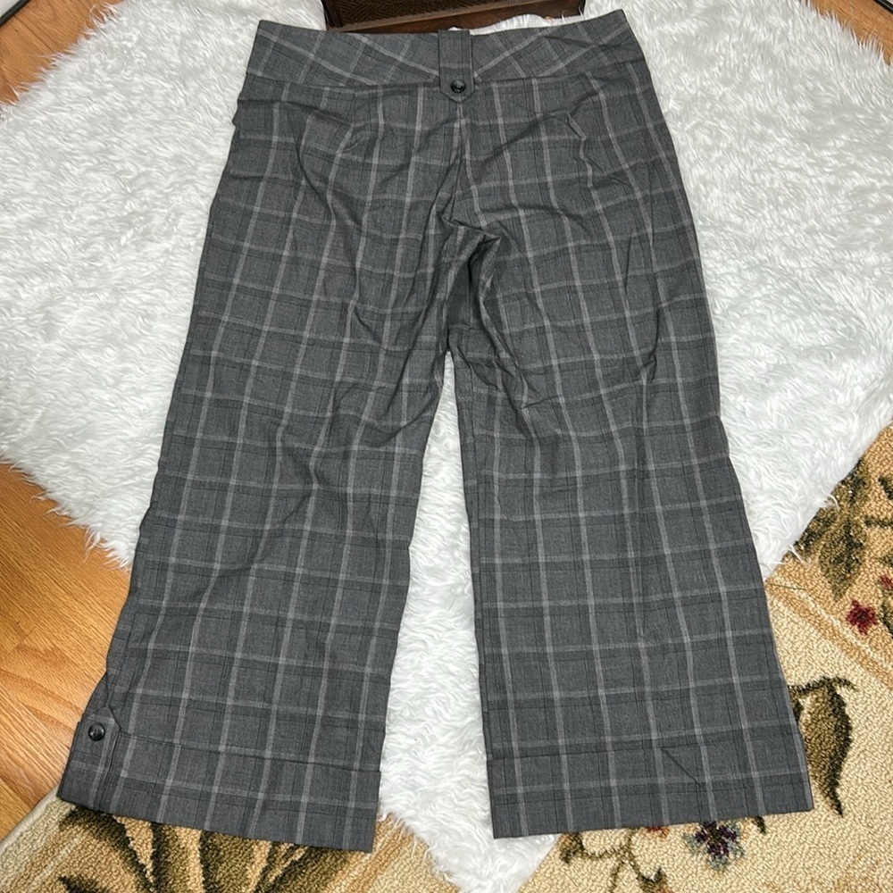 BEBE City style capris - Picture 3 of 4